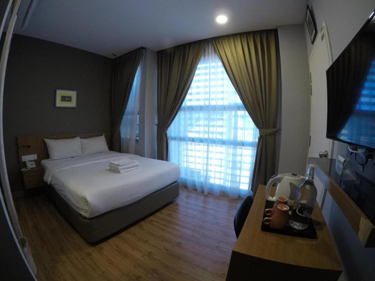 ג'והור בהרו Golden Leaf Boutique Hotel Nusa Idaman Formerly Known As Ariana Hotel מראה חיצוני תמונה