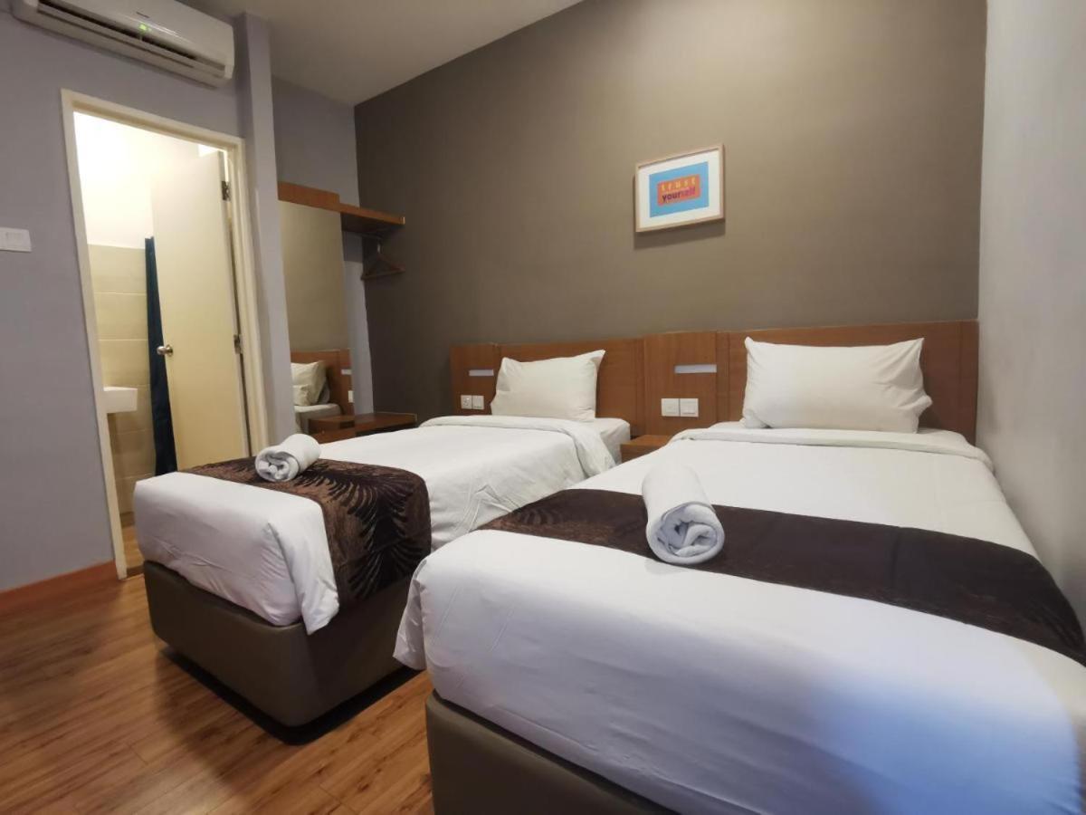 ג'והור בהרו Golden Leaf Boutique Hotel Nusa Idaman Formerly Known As Ariana Hotel מראה חיצוני תמונה