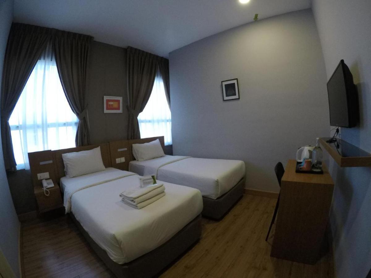 ג'והור בהרו Golden Leaf Boutique Hotel Nusa Idaman Formerly Known As Ariana Hotel מראה חיצוני תמונה