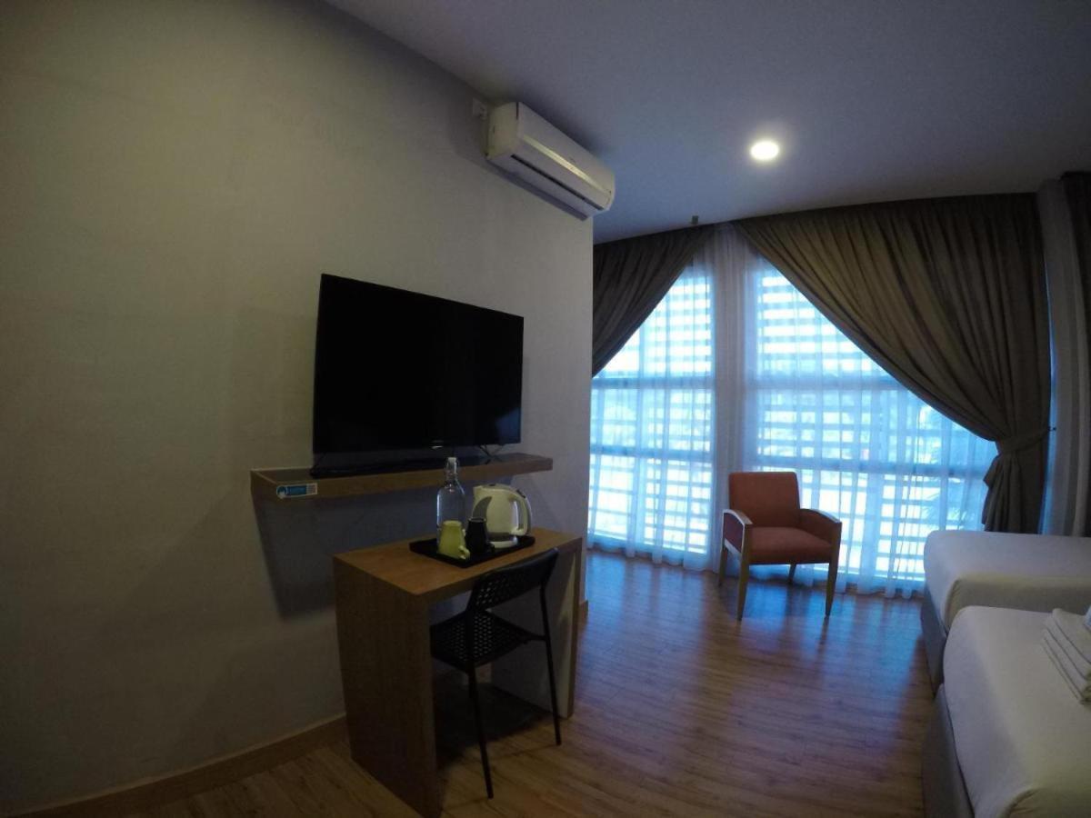 ג'והור בהרו Golden Leaf Boutique Hotel Nusa Idaman Formerly Known As Ariana Hotel מראה חיצוני תמונה