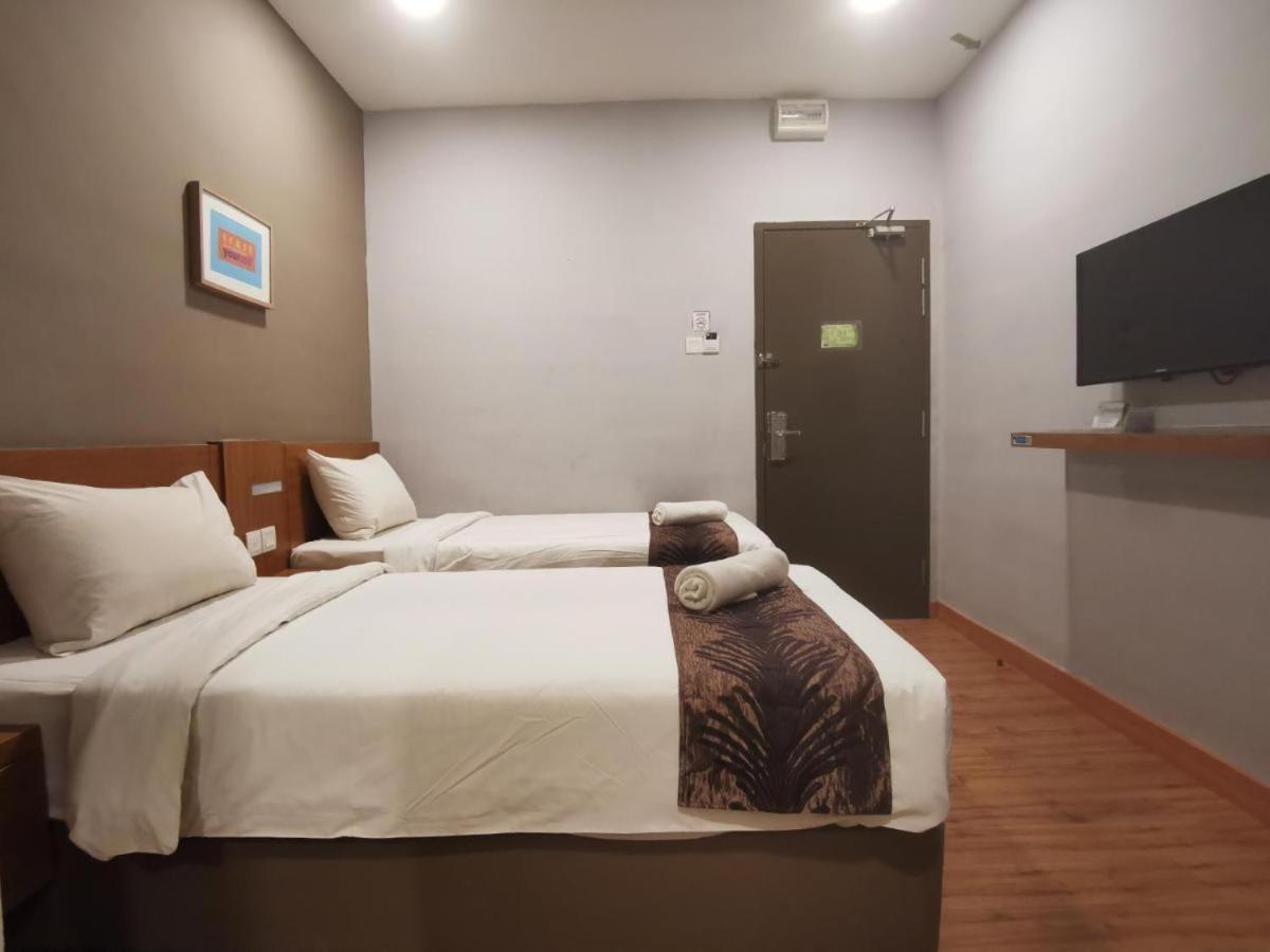 ג'והור בהרו Golden Leaf Boutique Hotel Nusa Idaman Formerly Known As Ariana Hotel מראה חיצוני תמונה