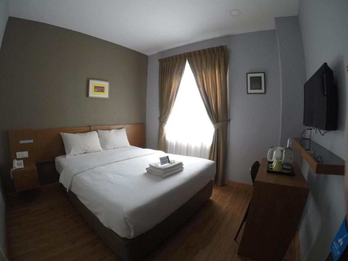 ג'והור בהרו Golden Leaf Boutique Hotel Nusa Idaman Formerly Known As Ariana Hotel מראה חיצוני תמונה