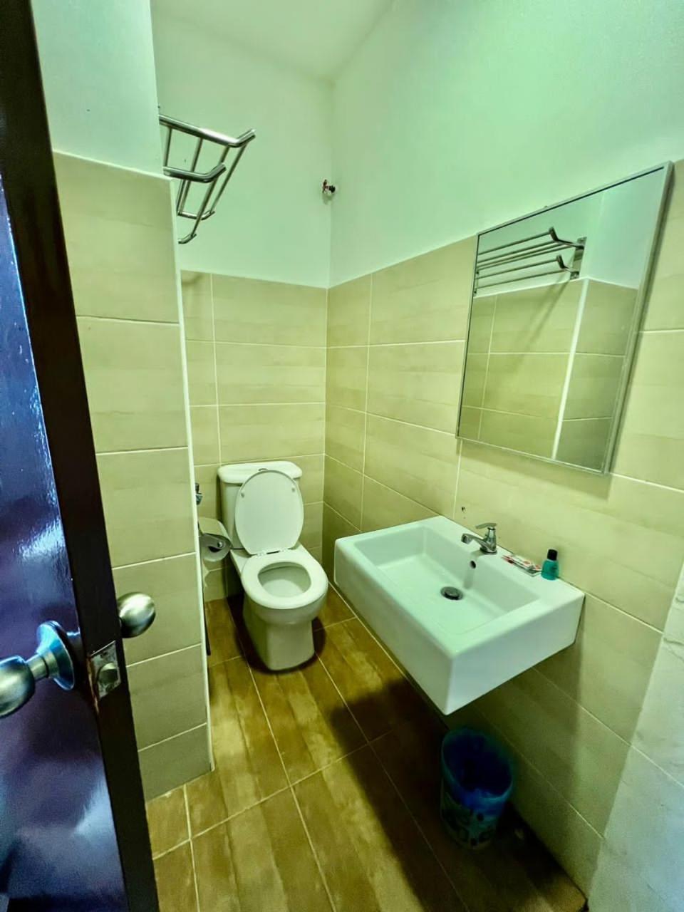 ג'והור בהרו Golden Leaf Boutique Hotel Nusa Idaman Formerly Known As Ariana Hotel מראה חיצוני תמונה