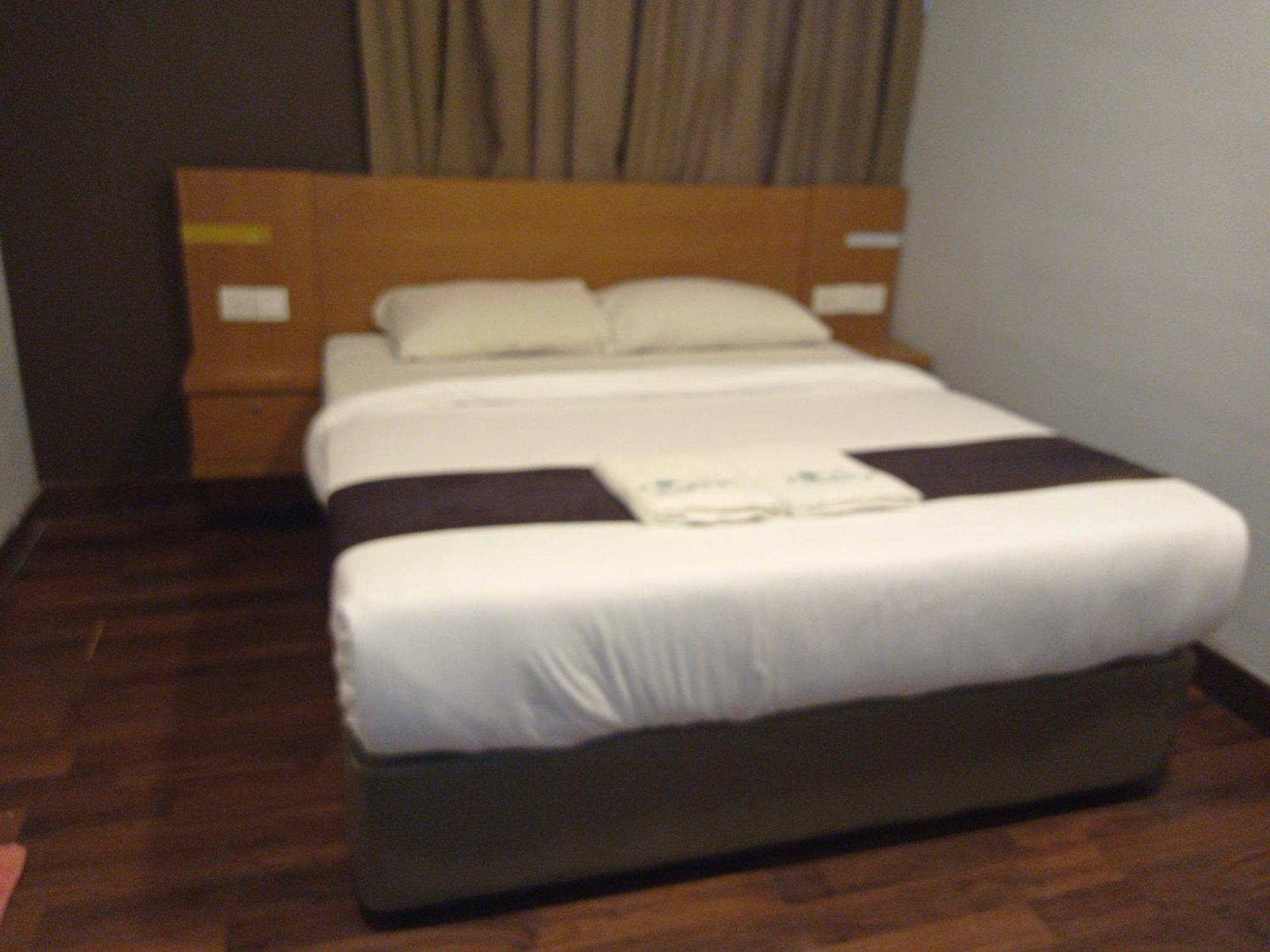 ג'והור בהרו Golden Leaf Boutique Hotel Nusa Idaman Formerly Known As Ariana Hotel מראה חיצוני תמונה
