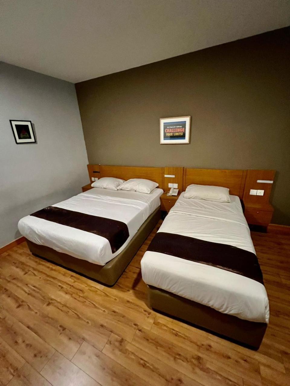 ג'והור בהרו Golden Leaf Boutique Hotel Nusa Idaman Formerly Known As Ariana Hotel מראה חיצוני תמונה