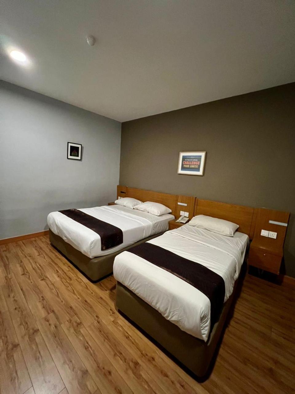 ג'והור בהרו Golden Leaf Boutique Hotel Nusa Idaman Formerly Known As Ariana Hotel מראה חיצוני תמונה