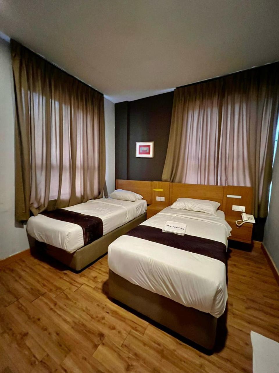 ג'והור בהרו Golden Leaf Boutique Hotel Nusa Idaman Formerly Known As Ariana Hotel מראה חיצוני תמונה