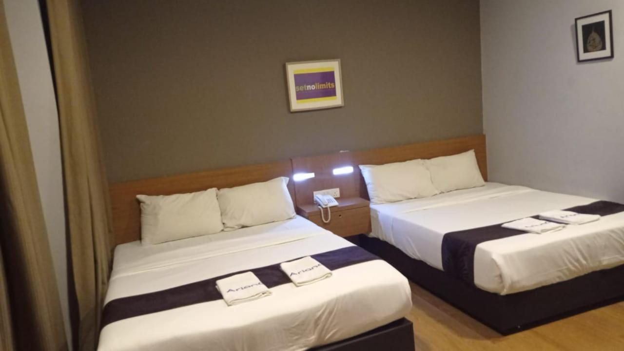 ג'והור בהרו Golden Leaf Boutique Hotel Nusa Idaman Formerly Known As Ariana Hotel מראה חיצוני תמונה