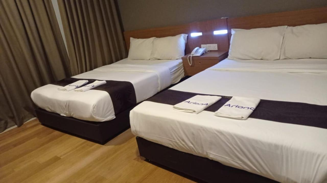 ג'והור בהרו Golden Leaf Boutique Hotel Nusa Idaman Formerly Known As Ariana Hotel מראה חיצוני תמונה