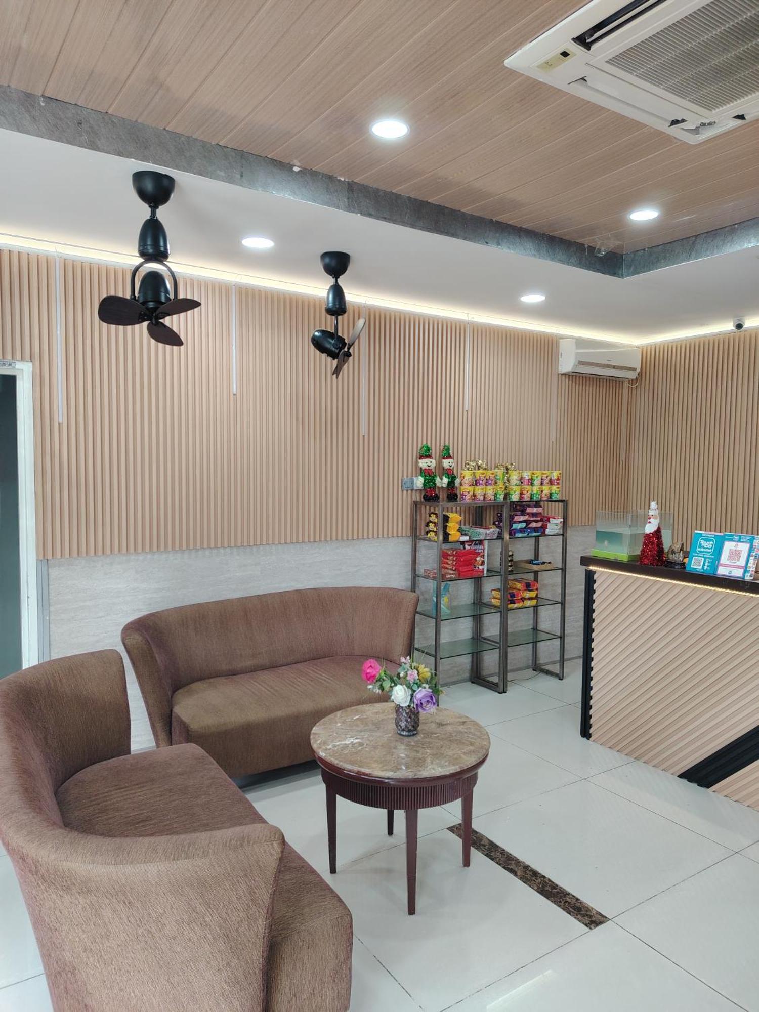 ג'והור בהרו Golden Leaf Boutique Hotel Nusa Idaman Formerly Known As Ariana Hotel מראה חיצוני תמונה