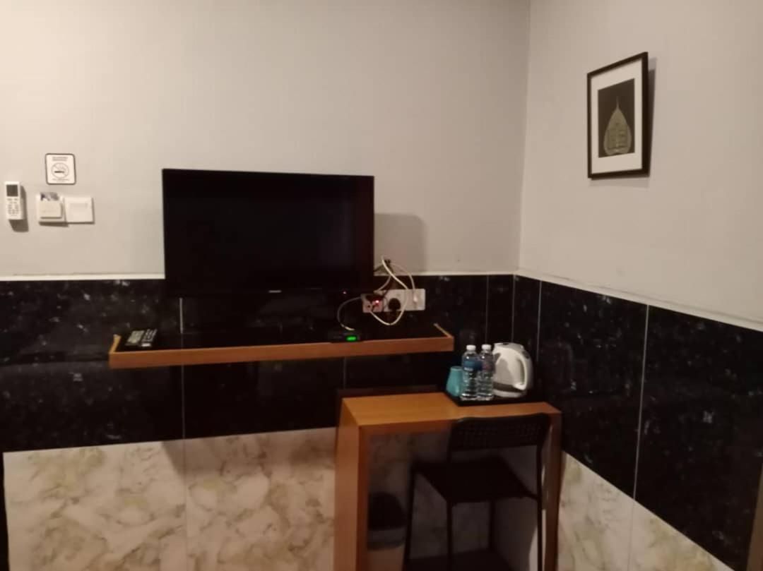 ג'והור בהרו Golden Leaf Boutique Hotel Nusa Idaman Formerly Known As Ariana Hotel מראה חיצוני תמונה