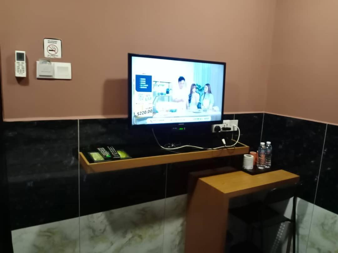 ג'והור בהרו Golden Leaf Boutique Hotel Nusa Idaman Formerly Known As Ariana Hotel מראה חיצוני תמונה