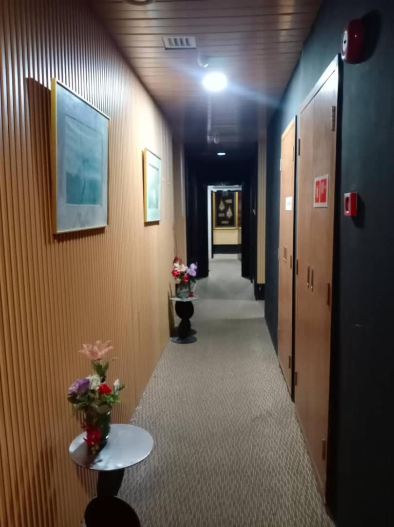 ג'והור בהרו Golden Leaf Boutique Hotel Nusa Idaman Formerly Known As Ariana Hotel מראה חיצוני תמונה