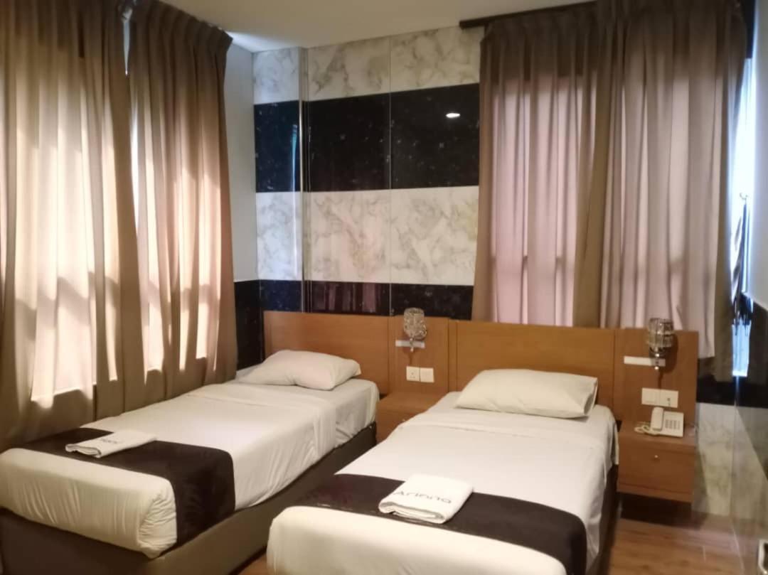 ג'והור בהרו Golden Leaf Boutique Hotel Nusa Idaman Formerly Known As Ariana Hotel מראה חיצוני תמונה