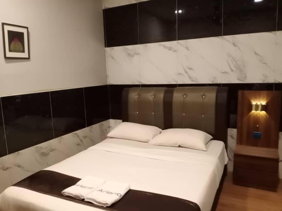 ג'והור בהרו Golden Leaf Boutique Hotel Nusa Idaman Formerly Known As Ariana Hotel מראה חיצוני תמונה
